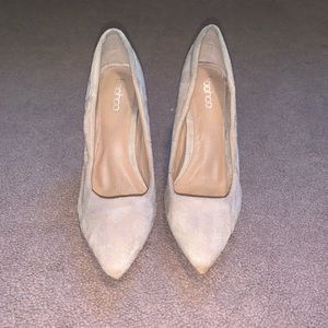 Boohoo suede heels with pointed toe, size W8.